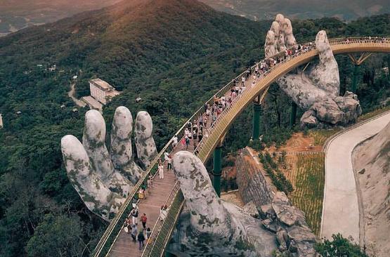 Золотой мост в Данангe, Вьетнам