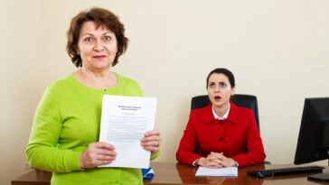 — Вы обязаны содержать этот заброшенный пустырь за свой счет или платить сотни тысяч штрафа? — суровая чиновница грозила разорением, но я передала уход за землей совету жильцов